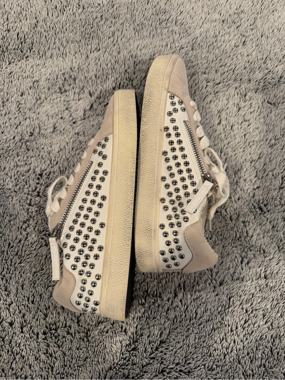 NEW Steve Madden Studded Low-Top Women's Sneakers in Beige and White